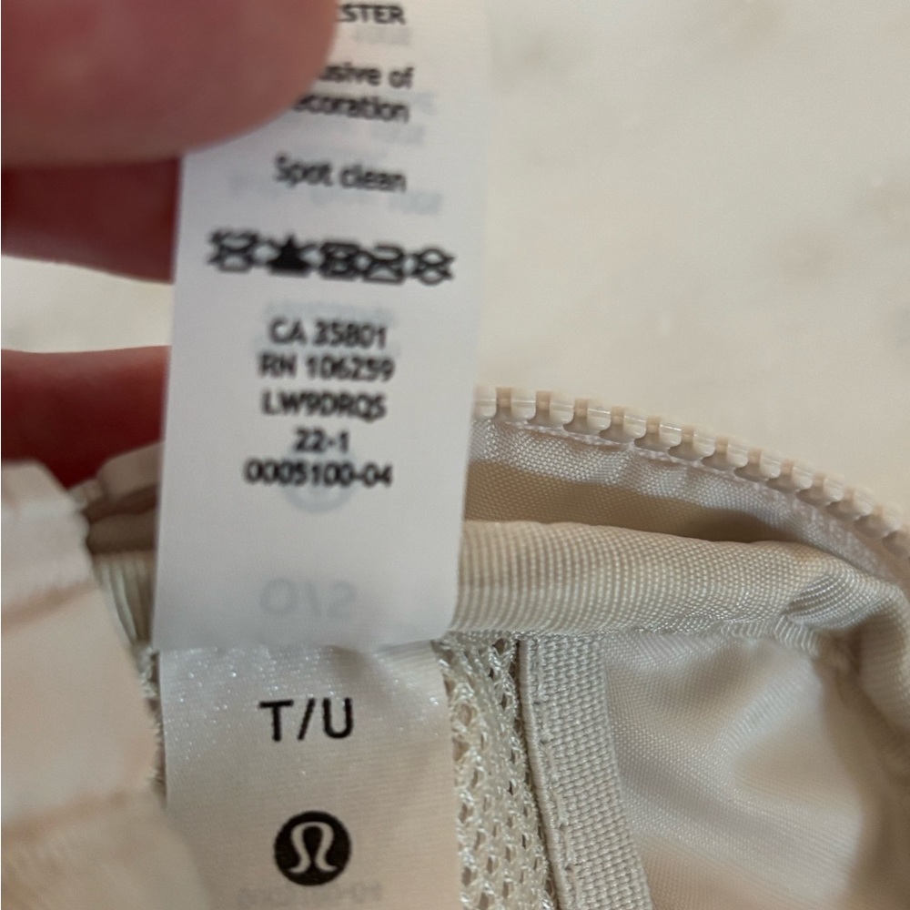 Lululemon White Opal Everywhere Belt Bag 1L - Picture 4 of 5